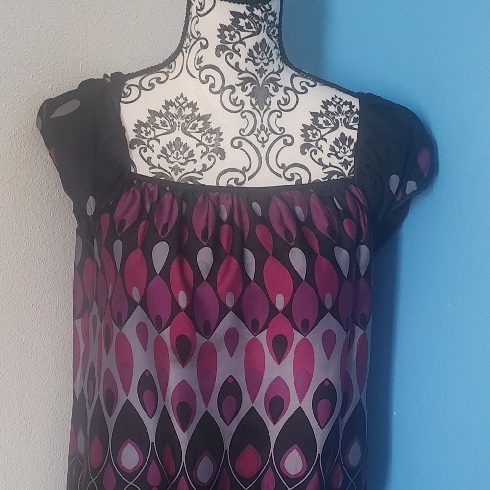 Stylish Women's Top in Black and Pink